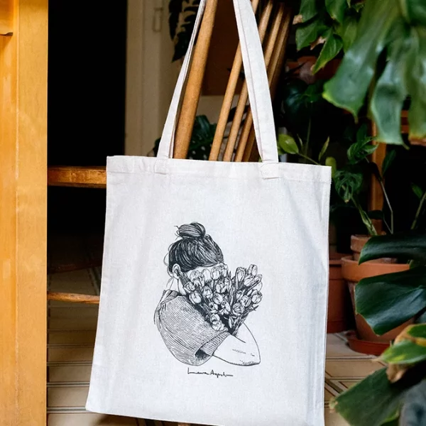 Tote Bag Full of Tulips de Lalauri - Imagen 3