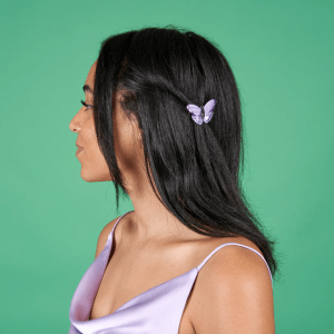 Alternative view of Pasador Mariposa malva de Coucou Suzette