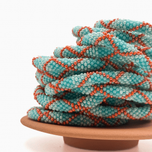 Alternative view of Pulsera Nepalí Azules y rojo
