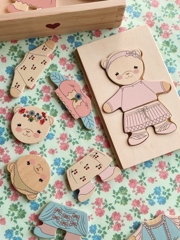 Puzzle de madera Teddy Dusty Pink de Konges Slojd - Imagen 3