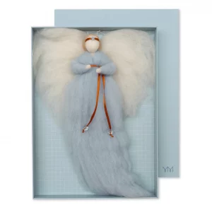 Ángel de lana Irini azul suave de Jurianne Matter