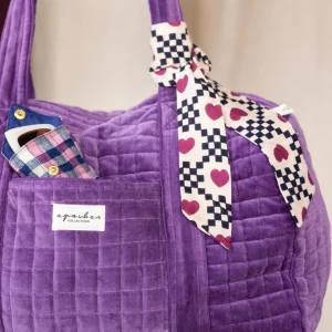 Alternative view of Bolsa de fin de semana Buddha de Terciopelo suave Mauve de Apaches