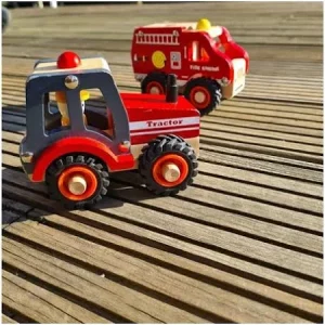 Alternative view of Tractor de madera Rojo de Egmont Toys