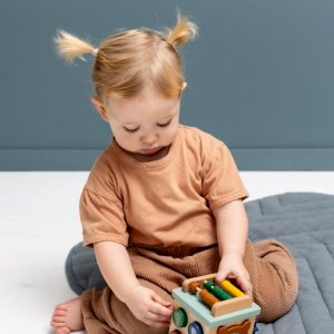 Alternative view of Cubo de actividades pequeño de madera All animals de Trixie