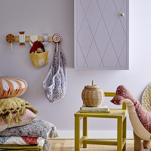 Alternative view of Mueble gabinete Nell lila de Bloomingville