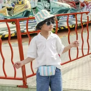 Alternative view of Riñonera Rayas y Rayo de Rockahula