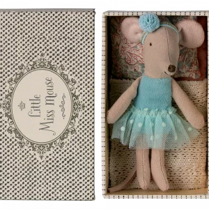 Alternative view of Ratoncita Bailarina hermana pequeña en sofá cama Maileg