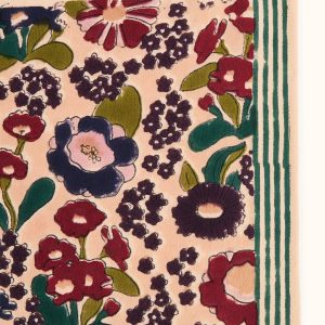 Alternative view of Bandana Manika September Macadamia de Apaches