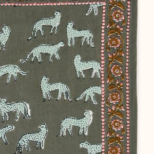 Alternative view of Bandana Manika Bengale Kaki de Apaches