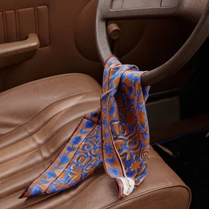 Alternative view of Bandana Dupitta Wesun True Blue de Apaches