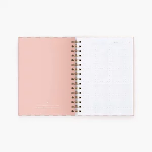 Alternative view of Cuaderno mediano Panamera Pink de Charuca