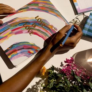Alternative view of Cuaderno Jumbo Love is love de Designworks