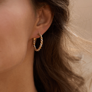 Alternative view of Pendientes aros retorcidos dorados y plateados