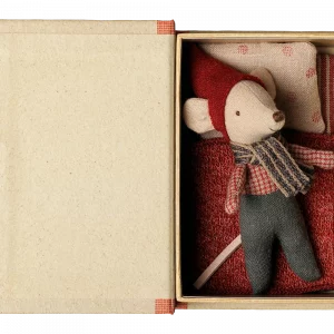 Alternative view of Ratón de Navidad Bebé en libro Maileg