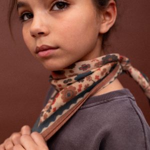 Alternative view of bandana Farzana en Lana Macadamia Bolero Macadamia de Apaches Collection