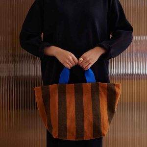 Alternative view of Bolso Tina de rayas Pecan y Night de Rose in April